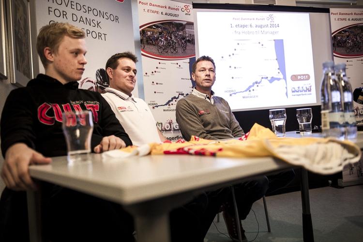 Pressemøde. Mads Würtz (tv) sammen med Niels Sørensen fra Danmarks Cykle Union og løbsdirektør Jesper Worre (th). 