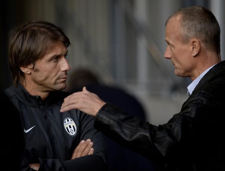 Gensyn. Jens Bangsbo (th) er  professor ved Institut for Idræt ved Københavns Universitet, og var i perioden 2001-2004 assistenttræner i Juventus, hvo rhan bl.a. havde den daværende anfører og nuværende Juve-træner Antonio Conte under sine vinger. 
