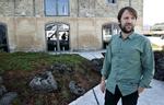 Stjerne? Rene Redzepi fotograferet i forbindelse med genåbning af Noma efter sommerens ombygning og tilføjelsen af en lille nynordisk forhave, der skal forhindre forbipasserende i at kigge ind på de spisende. 