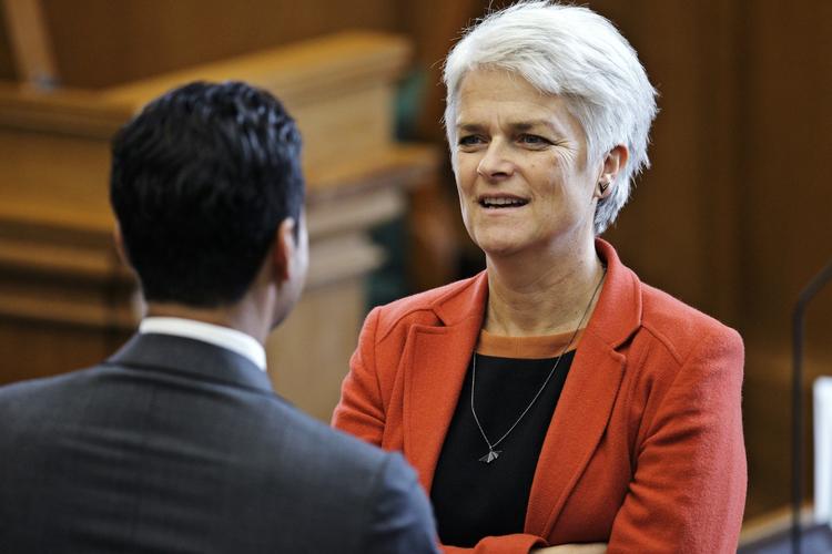 Kritik. Annette Vilhelmsen er glad for den nye finanslov. Det er ikke alle partifæller, som deler den holdning. 