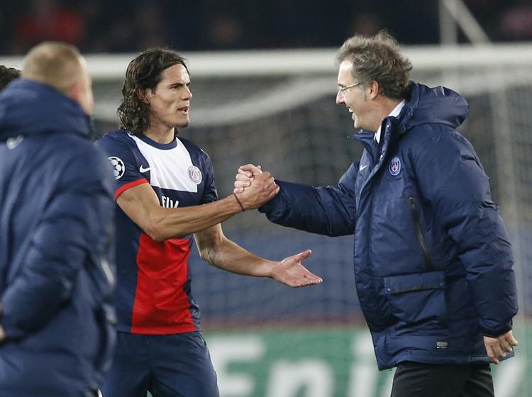 Vindertræk. Træner Blanc (th) blev af anfører Silva opfordret til at give Cavani (tv) en mere defensiv rolle. Det gav bonus. 