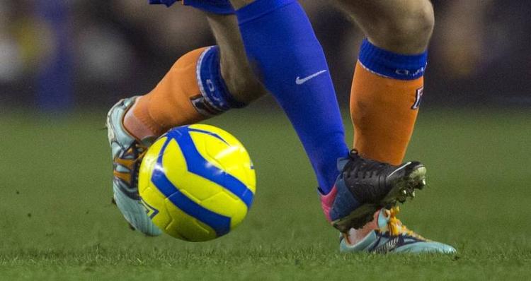 svindel. Stadigt flere sager om aftalt spil afsløres. To spillere vil nu hjælpe politiet i australsk 