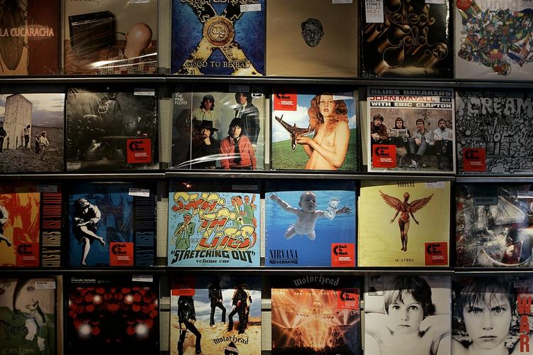 Streaming-tjeneste. Spotify gør musikken mobil og digital blandt andet gennem playlister og radio 