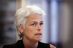 SF-krisen. Man skulle snart tro, at Bjarne Corydon tegner SF's overordnede politiske prioriteringer, men det gør han ikke, det gør Annette Vilhelmsen. Men da finansloven blev aftalt, var hun taget til digtoplæsning i Odense. 