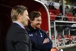 MANAGERMØDE. Inden kampen i Tromsø var der smil hos både Steinar Nielsen og Andre Villas-Boas. 
