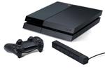 Den nye PlayStation har fået et design helt fri for forgængerens runde linjer og kan bedre stables med de andre kasser under et tv. Man kan også købe en stander, så den kan stå på højkant. Blu-ray-drevet, USB-stik og konsollens to eneste knapper er skjult på fronten. 