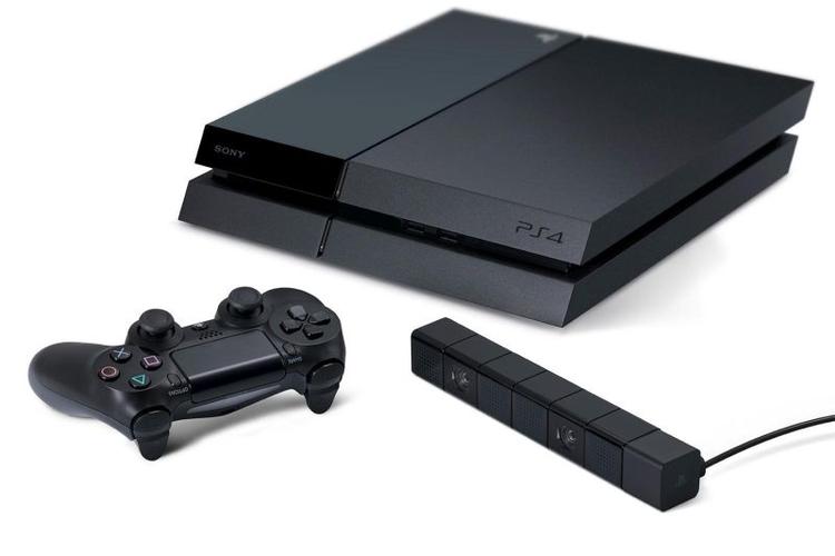 Den nye PlayStation har fået et design helt fri for forgængerens runde linjer og kan bedre stables med de andre kasser under et tv. Man kan også købe en stander, så den kan stå på højkant. Blu-ray-drevet, USB-stik og konsollens to eneste knapper er skjult på fronten. 