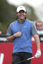 andenplads. Der har ikke været meget at smile af på golfbanen for Rory McIlroy i år, men fredag kørte spillet igen. 