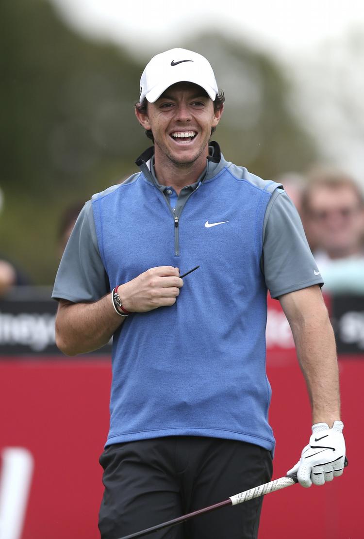 andenplads. Der har ikke været meget at smile af på golfbanen for Rory McIlroy i år, men fredag kørte spillet igen. 