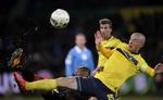 2015. Brøndbys Mikkel Thygesen er stadig skadet, men får forlænget kontrakten med klubben. 
