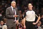 udspekuleret. Træner for Brooklyn Nets, Jason Kidd (tv), havde allerede tidligt i kampen mod LA Lakers kontoroverser med kamepns dommere. 
