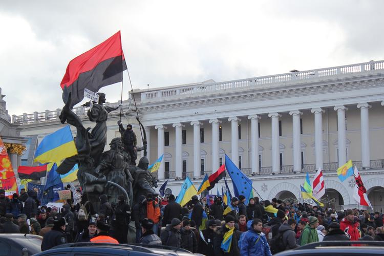 Demo. Protester i Kiev. På ottende døgn. 