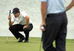 VANDGANG. Da Søren Hansen i 2002 vandt sin anden European Tour-turnering var det efter et omspil med bl.a. Darren Fichardt (tv.), der i dag raslede ned gennem stillingen i Sydafrika, hvor Søren Hansen havde kurs den anden vej. 