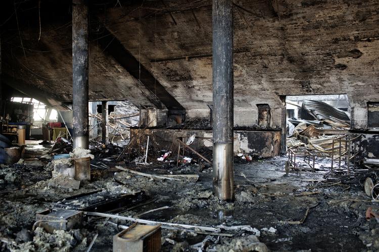 brand. Dagen efter den voldsomme brand i KB-Hallen er politiets teknikere gået i gang med at finde årsagen til branden. 