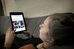 Tablet. Udviklingen af mobile enheder som smartphones og tablets med store skærme har gjort det langt lettere at nyde lange artikler. 