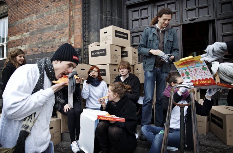 Happening. Boligløse studerende demonstrerer her med flyttekasser foran Københavns Rådhus i 2011. 