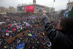 Menneskehav. Demonstranter i Kiev kræver regeringens afgang i strid om Ukraines tilhørsforhold til EU. 