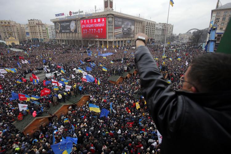 Menneskehav. Demonstranter i Kiev kræver regeringens afgang i strid om Ukraines tilhørsforhold til EU. 