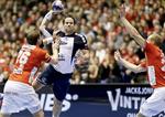 TÆT. Kampen mellem den danske klub og den tyske danskerklub trak Thomas Mogensen sig sejrrigt ud af. 