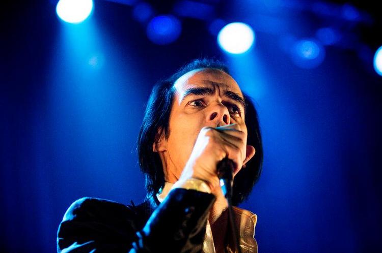 Cave. Efter tre måneder på turné med sangene fra albummet 'Push The Sky Away' indspillede han og The Bad Seeds et livealbum. Her ses Cave, da han i november optrådte i Falconer på Frederiksberg. 