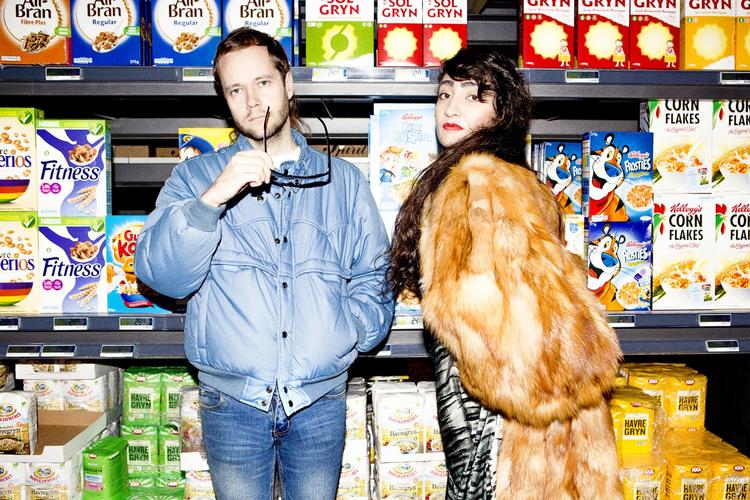 Duo. Sahar Pour fra Iran og Lasse Martinussen fra Albertslund har fundet hinanden i duoen Rosemary. De giver koncert i Vegas Ideal Bar onsdag 4. december. 