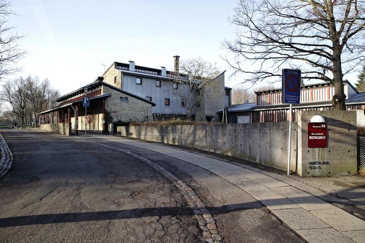 Drab. Bocenteret Ringbo hvor en 37-årig ansat blev myrdet af en 72-årig mand. 