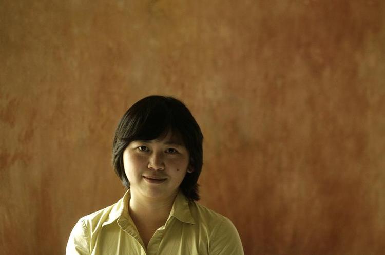 Relationer. Familie og ægteskab er et gennemgående tema i Yiyun Lis noveller. Også når relationerne kan bruges som adgangsbillet til USA 