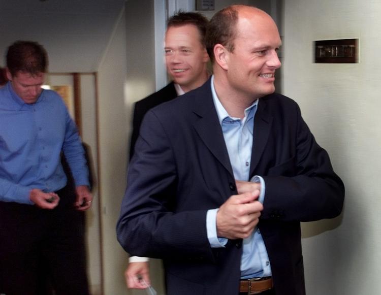 Skidt. Tidligere sportsdirektør for Bjarne Riis, Alex Pedersen (tv.), er ikke i tvivl om, at salget af Team Saxo-Tinkoff vil have en negativ effekt på dansk cykelsport. 