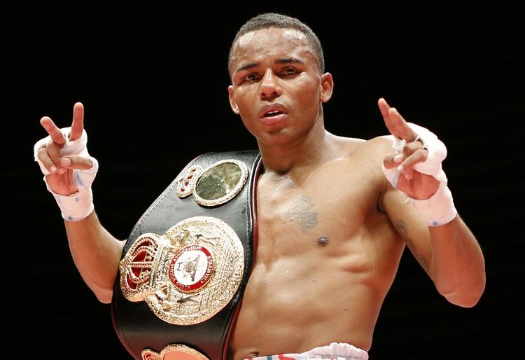 Overvægtig. Den 31-årige venezuelaner Liborio Solis, der frem til i dag var indehaver af VM-bæltet hos WBA, får ikke lov til at gå i ringen i Osaka mod den japanske IBF-verdensmester Daiki Kameda på grund af overvægt. 