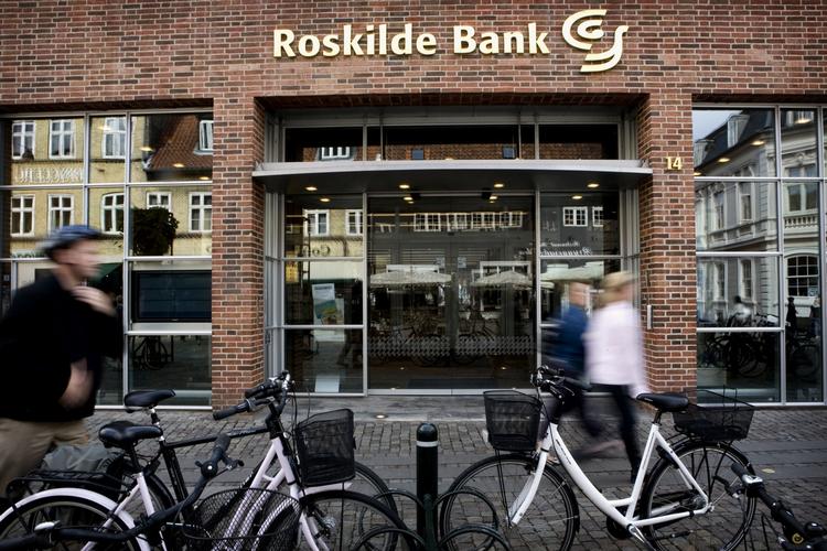 Oprejsning. Foreningen Aktionærgruppen Roskilde Bank har kæmpet for erstatning til de privatkunder, der i 2006-07 af Roskilde Bank blev lokket til at risikofyldt aktiehandel uden at blive informeret om risiciene. 