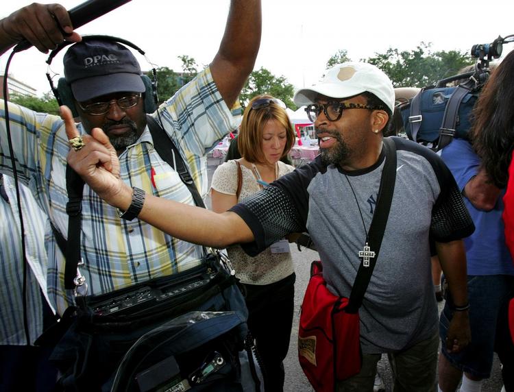 Film. Spike Lee, der her ses ved en pressekonference i New Orleans, er kommet i problemer med sin nye film. 