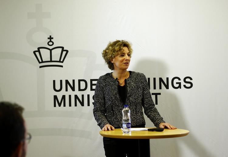 Pisa. »De grundlæggende matematiske færdigheder er danske elever ikke så gode til. Til gengæld er de bedre til at fortolke«, siger undervisningsminister Christine Antorini. - Foto: 