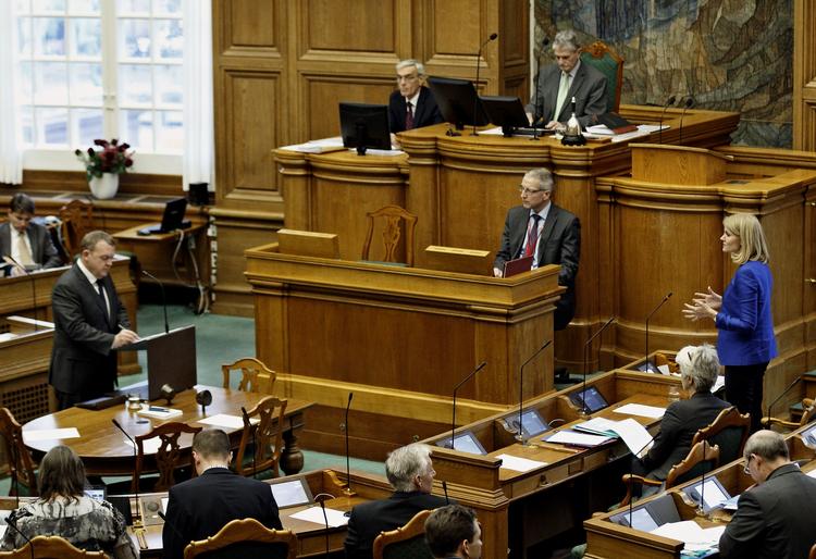 Debatduel. Der er rigtig dårlig stemning i Folketingets nye debatdueller, mener retoriker. 