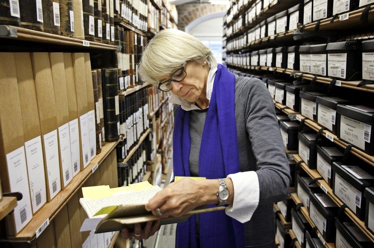 Mysterium. Birgitte Possing bliver stadig ivrig og begejstret, når hun ser sit yndlingsarkivalie. Et upubliceret manuskript, der gav hende den afgørende nøgle til at kunne afslutte sin disputats om den berømte kvindeskoleleder Nathalie Zahle. 