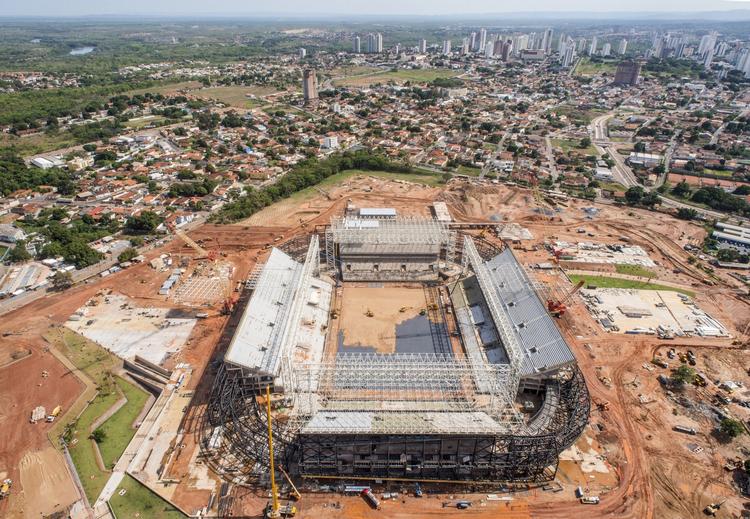 byggerod. Stadion i Cuiaba er et af spørgsmålstegnene før VM-slutrunden indledes til sommer. 
