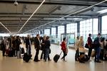 Afgang. Der er varslet storm torsdag. Flypassagerer, der skal rejse torsdag, bør holde øje med lufthavnens og flyselskabets hjemmesider. 
