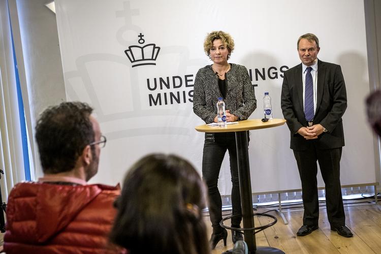 pisa. Undervisningsminister Christine Antorini (S) og Pisa-projektleder og professor Niels Egelund på det fælles pressemøde, da Pisa 2012-tallene blev fremlagt i går. 