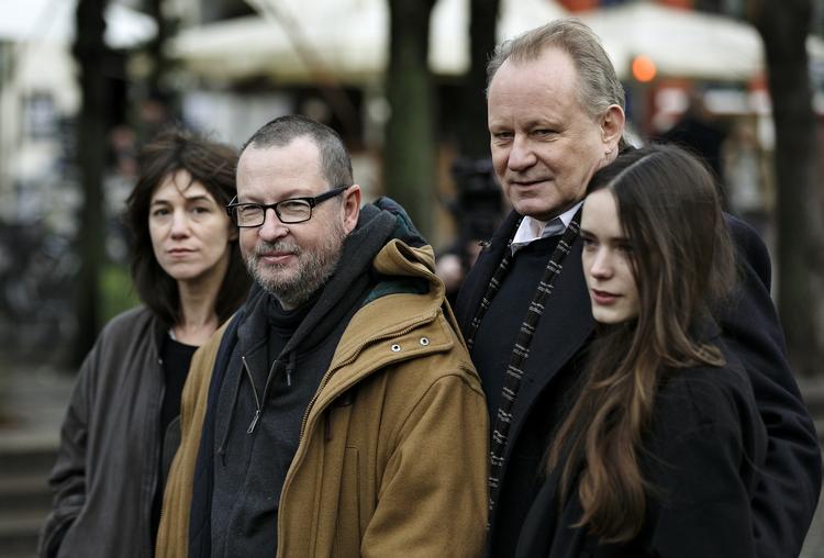SEXRAMT. Der har tidligere været spekuleret i at lancere både en blød og en hård version af sexfilmen 'Nymphomaniac af hensyn til de forskellige filmmarkeders sex-tolerance og censurregler. 