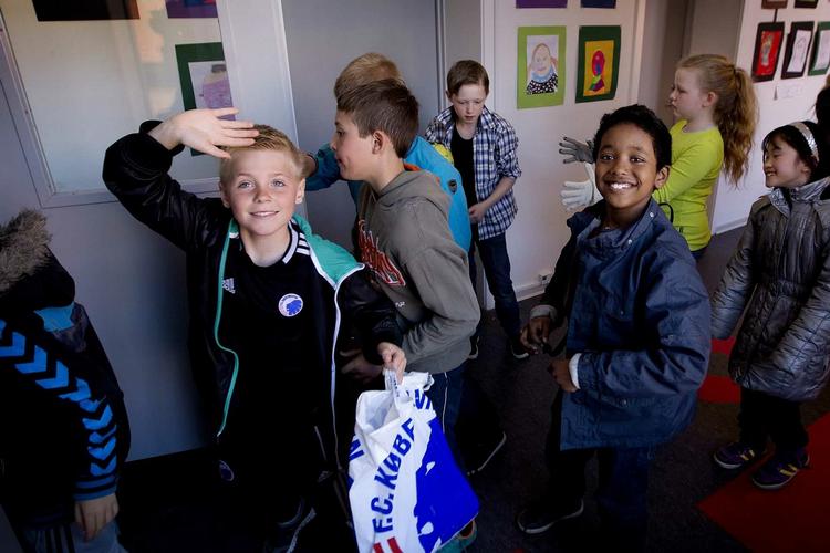 reformamok. I stedet for at sige: »Nu skal vi have det, vi har sat i gang, til at virke«, er uddannelsespolitikerne gået fuldstændig regel- og reformamok de seneste 20 år, skriver Jan Andresen. På billedet ses elever fra Vanløse Skole. 