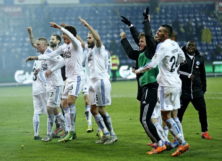 ROTATION. Med kampe i tre turneringer i løbet af seks dage vælger Ståle Solbakken at spare en række stamspillere, der i søndags vandt 3-1 over Brøndby, når det i aften Lyngby i pokalkvartfinalen. 