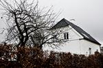 BILLIGERE. Regeringen lægger op til at lempe afgiften på tinglysning af skøde for de boligejere, der køber huset til en lavere pris, end det er vurderet til af Skat. (arkivfoto) 
