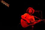 Kryptiker. På Jazzhouse foldede Dan Bejar sine Destroyer-sanges stærke melodier og hemmelighedsfulde tekster ud akustisk. Det gav ny mening til begge dele. 