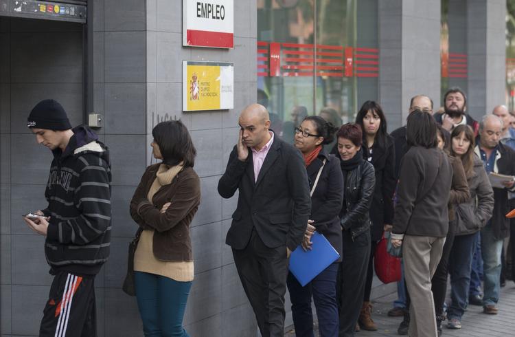 Arbejdsløshed. Alene i Spanien vil sparepakkerne koste 250.000 job frem til 2016, vurderer økonomen Erik Bjørsted. 