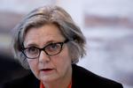 CHEF. Karen Frøsig, der er administrerende direktør i Sydbank, må nedskrive bankens resultat, efter Finanstilsynet har været på visit. 