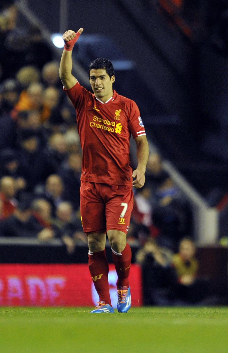 Topscorer. Luis Suarez gik glip af de første kampe i sæsonen, fordi han afsonede karantæne i forbindelse med skandaleepisoden fra sidste sæson, hvor han bed en Chelsea-spiller. 
