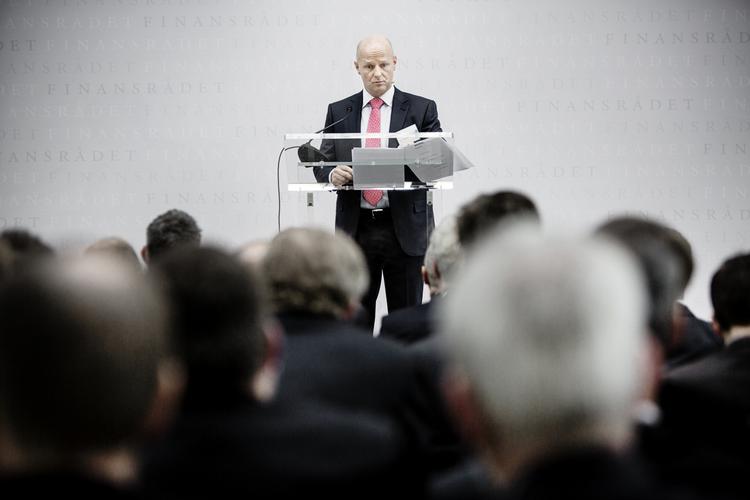 Stigninger. Lyttede man til nationalbankdirektør Lars Rohdes tale på Finansrådets årsdag, skal bankerne dog næppe glæde sig alt for meget. 