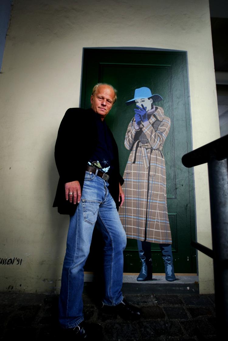 sabroe. Forfatteren Morten Sabroe - i jeans! Men lækker røv eller ej, Sabroe kan bedst få den op at stå over kvinder som objekter, skriver Nanna Kalinka Bjerke og Mette Bom. 