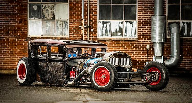 Ekstrem. Vilde biler får fast holdeplads i et nyt blad,der er på gaden til februar. 