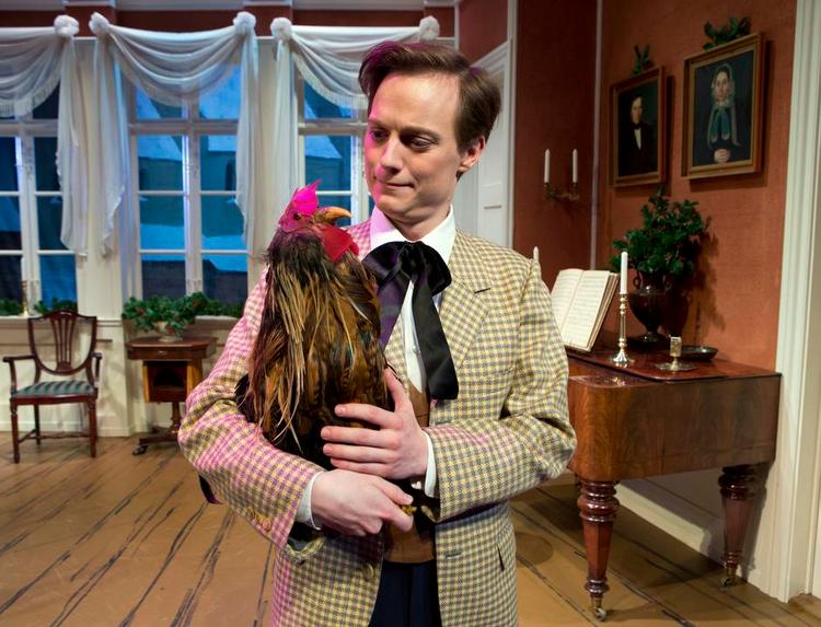 HANEGAL. Det skulle vel aldrig være det lille Jesusbarn, som Nicolai , spillet af Kristoffer Helmuth, står med i favnen. 