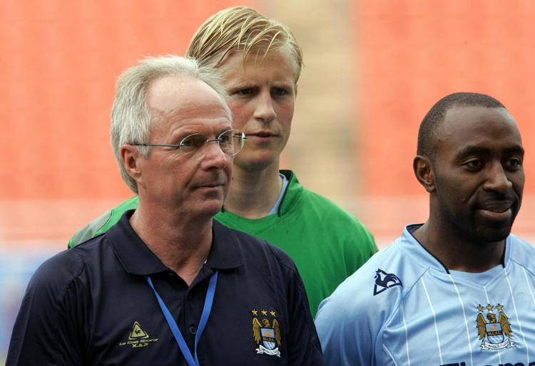 Svennis. Sven-Göran Eriksson i 2008 med Kasper Schmeichel og Darius Vassel, da Eriksson var træner for Manchester City. 